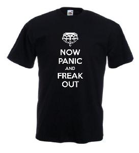 Tricou negru imprimat Now Panic and freak out